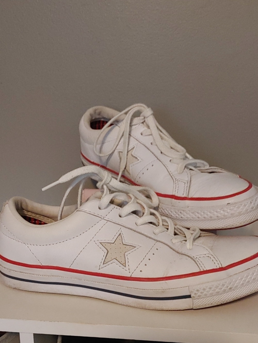 Converse White One Star Low-Top Sneakers with Red and Navy Accents